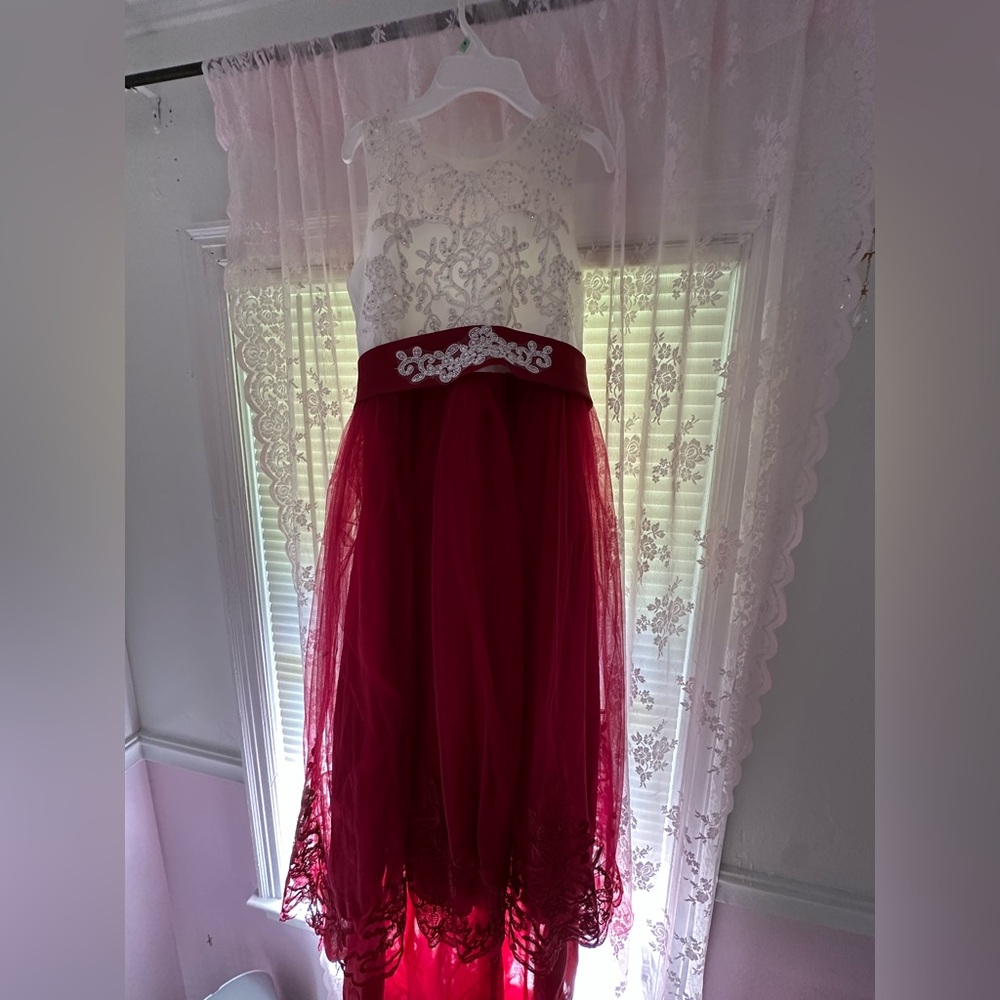Elegant Red and White Dress with Lace Details